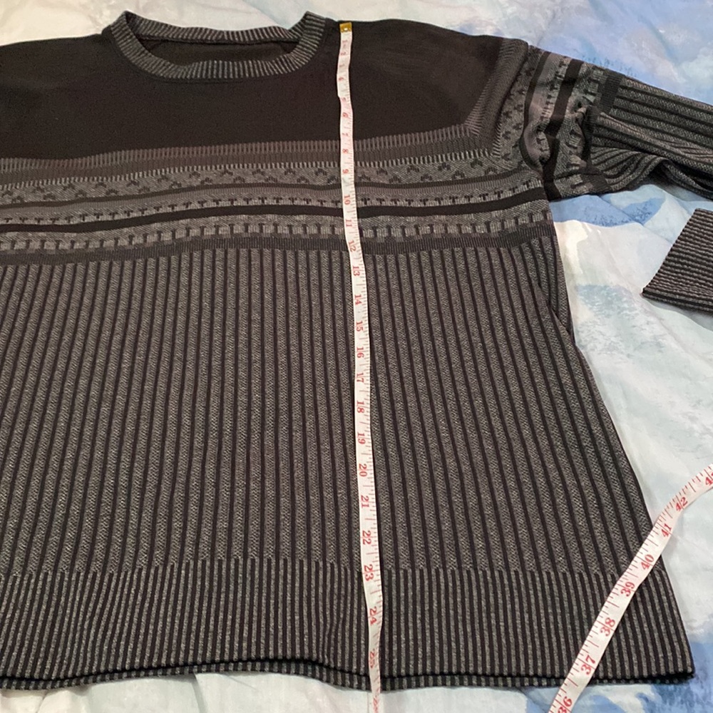 Lululemon pullover - Picture 6 of 7